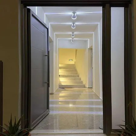 30 Senses Luxury Insight Apartment